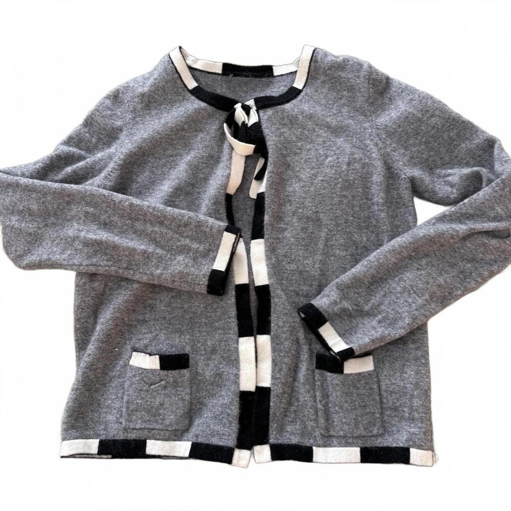 CASHMERE blend Grey open front cardigan. Black/White Trim. Bow Snap closure SZ S